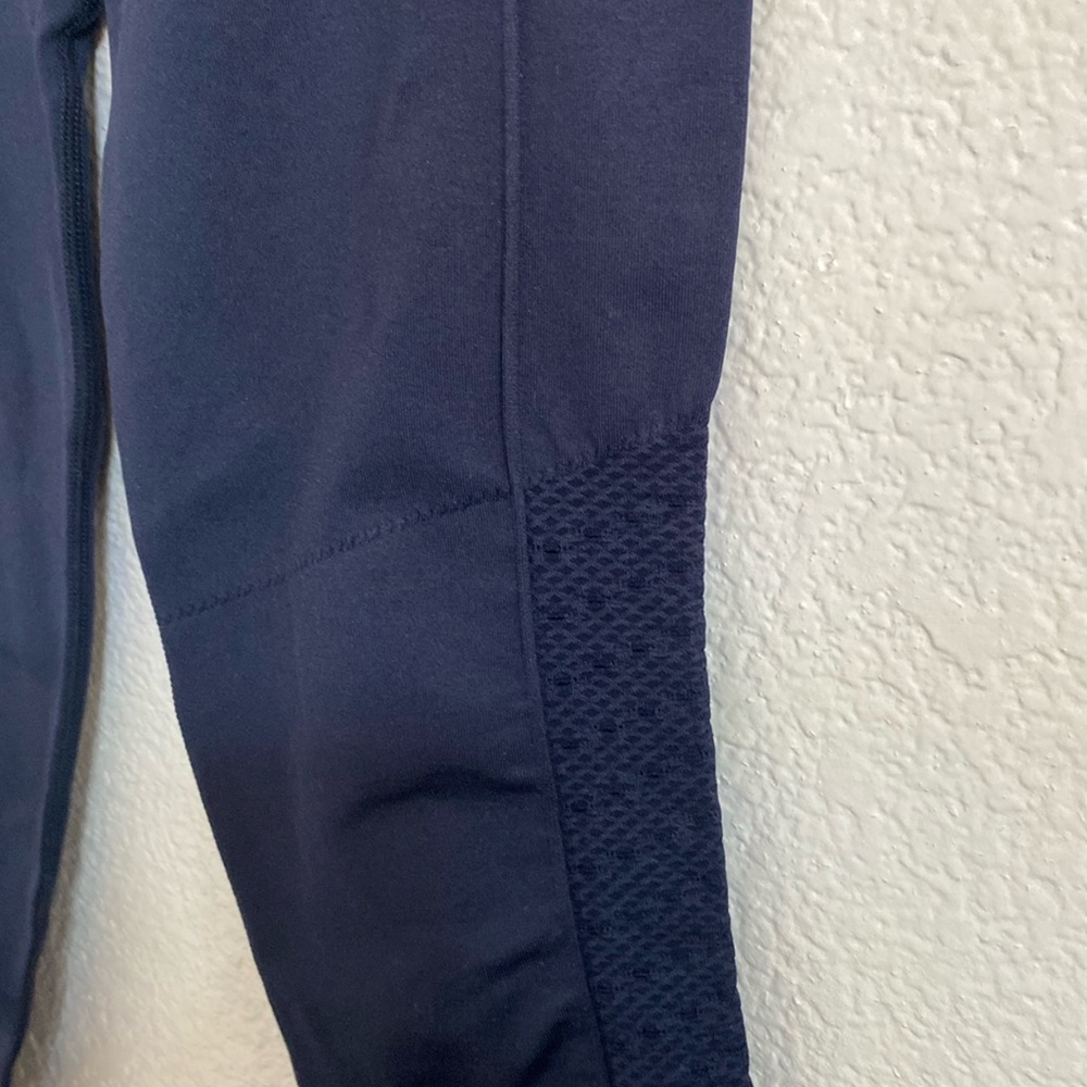Fabletics 2pc Set - Picture 10 of 12